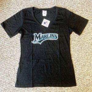 NWT MLB Miami Marlins Classic Team T-Shirt Womens Size XL Baseball Tee V-Neck